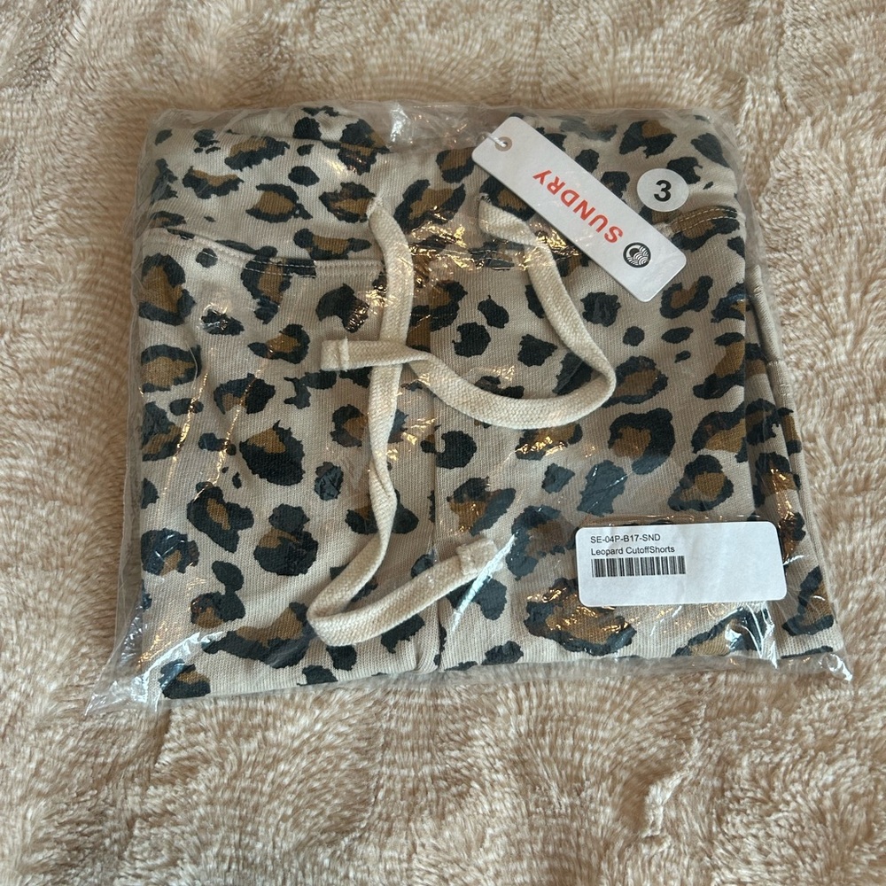 Sundry Leopard Print shorts NWT